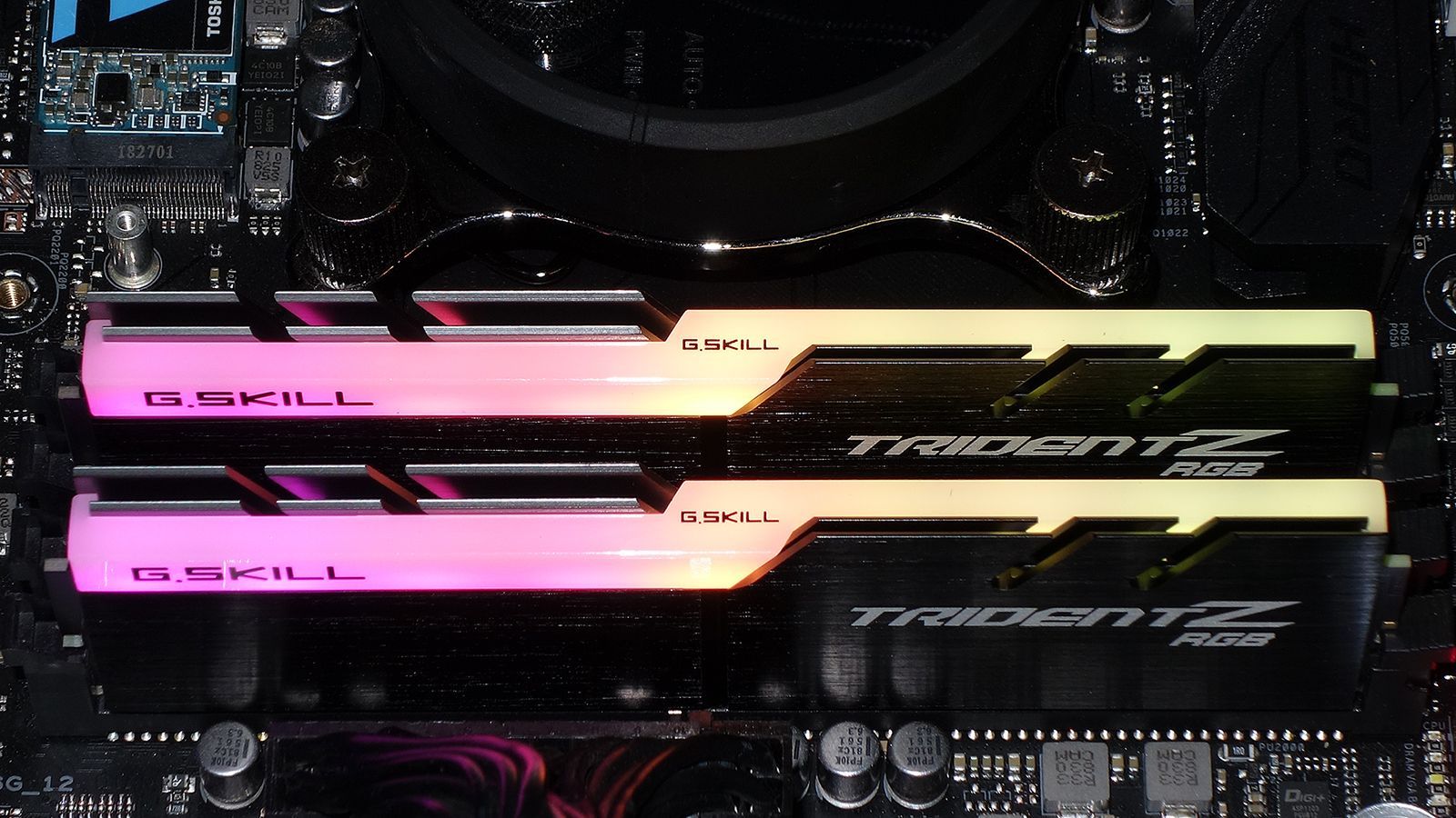 Thị trường DRAM 2025: DDR4 tăng giá, DDR5 mất sức trong chuyển đổi