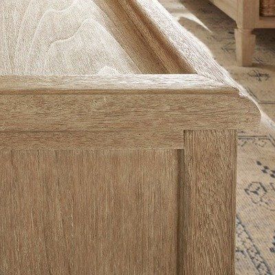 Chi Tiết Thiết Kế Hỗ Trợ Khả Năng Tiếp Cận Trên Tủ Pottery Barn