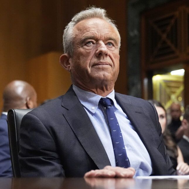 Chị và cháu RFK Jr. kêu gọi ông từ chức Bộ Y tế & Nhân sinh