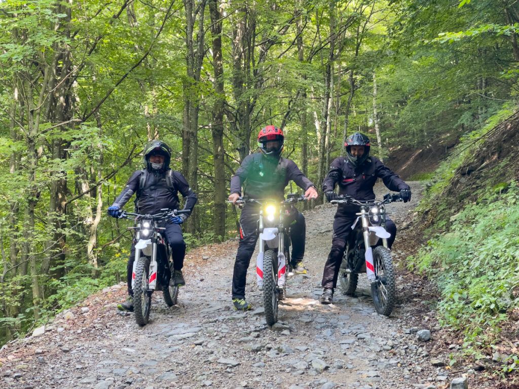 Trải nghiệm Morterone: Zero Motorcycles XE và XB chinh phục dãy núi Orobie hoang sơ